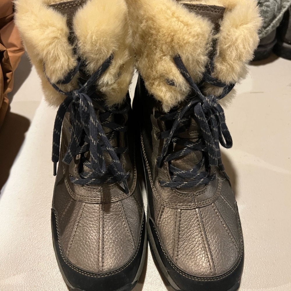 Clarks Brown Winter Boots with Cream Fur